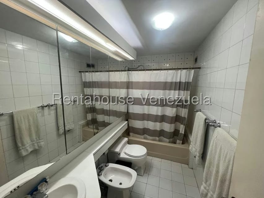 Apartamento (1 Nivel) en Alquiler en Santa Eduvigis, Distrito Metropolitano - 19