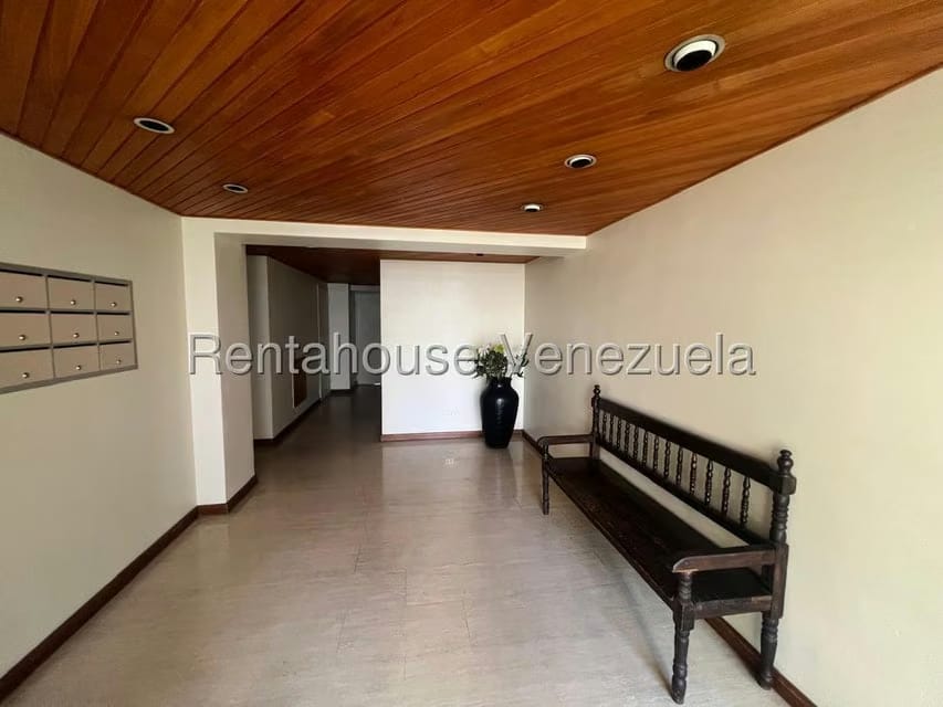 Apartamento (1 Nivel) en Alquiler en Santa Eduvigis, Distrito Metropolitano - 21