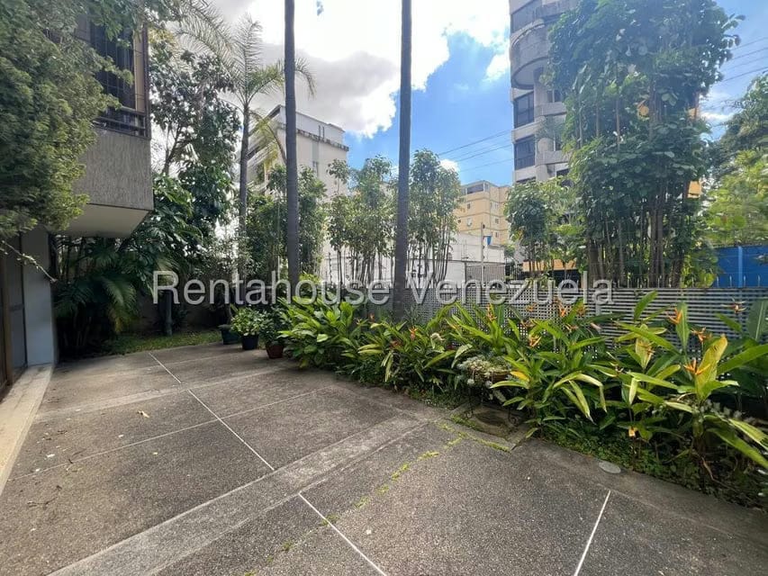 Apartamento (1 Nivel) en Alquiler en Santa Eduvigis, Distrito Metropolitano - 23