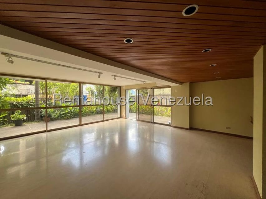 Apartamento (1 Nivel) en Alquiler en Santa Eduvigis, Distrito Metropolitano - 24