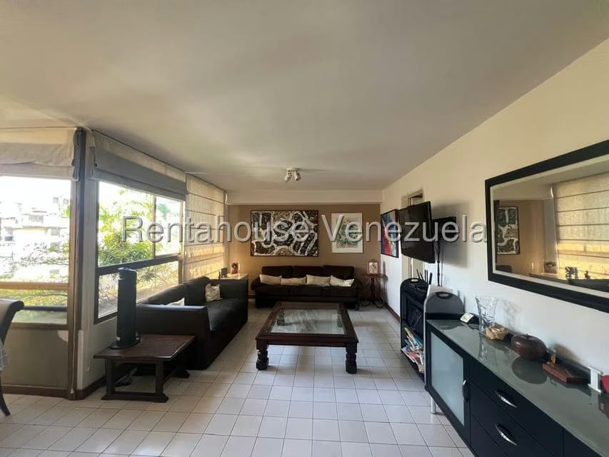 Apartamento (1 Nivel) en Alquiler en Santa Eduvigis, Distrito Metropolitano - 4