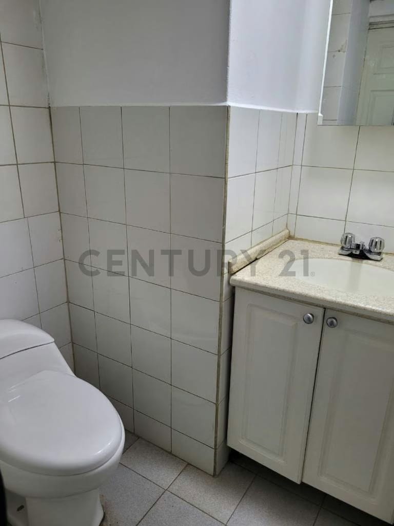 Local Comercial en Alquiler, LECHERIA C.C Galery Center - 14