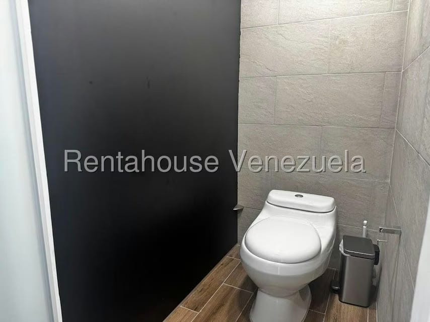 Comercial (Oficina) en Venta en Los Naranjos del Cafetal, Distrito Metropolitano - 25