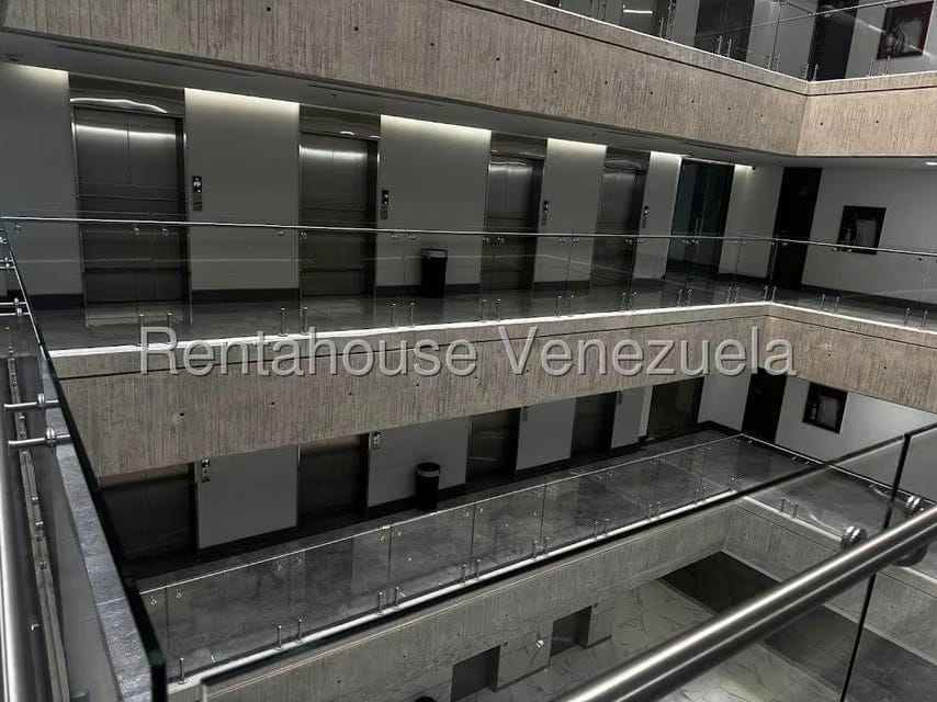 Comercial (Oficina) en Venta en Los Naranjos del Cafetal, Distrito Metropolitano - 4