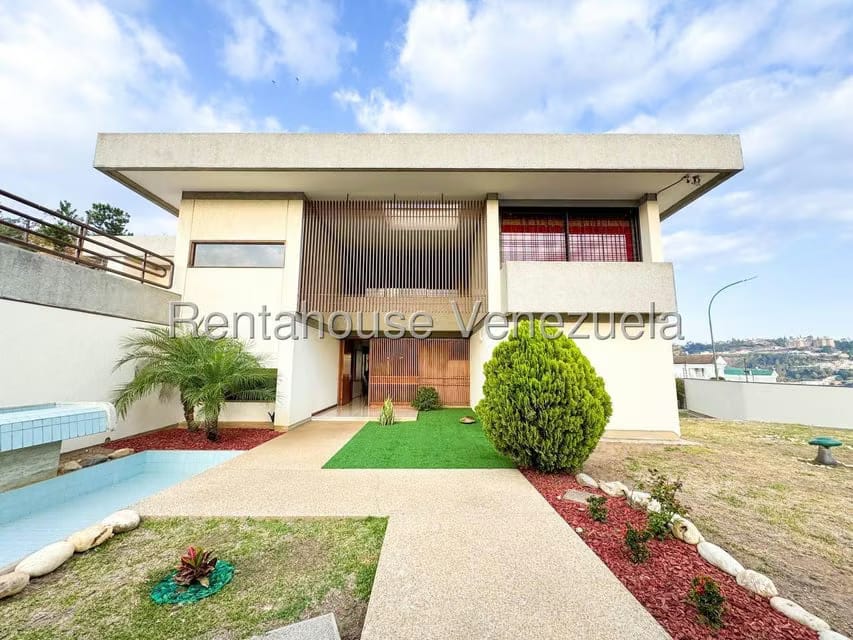 Casa (Duplex) en Venta en Los Naranjos del Cafetal, Distrito Metropolitano - 2