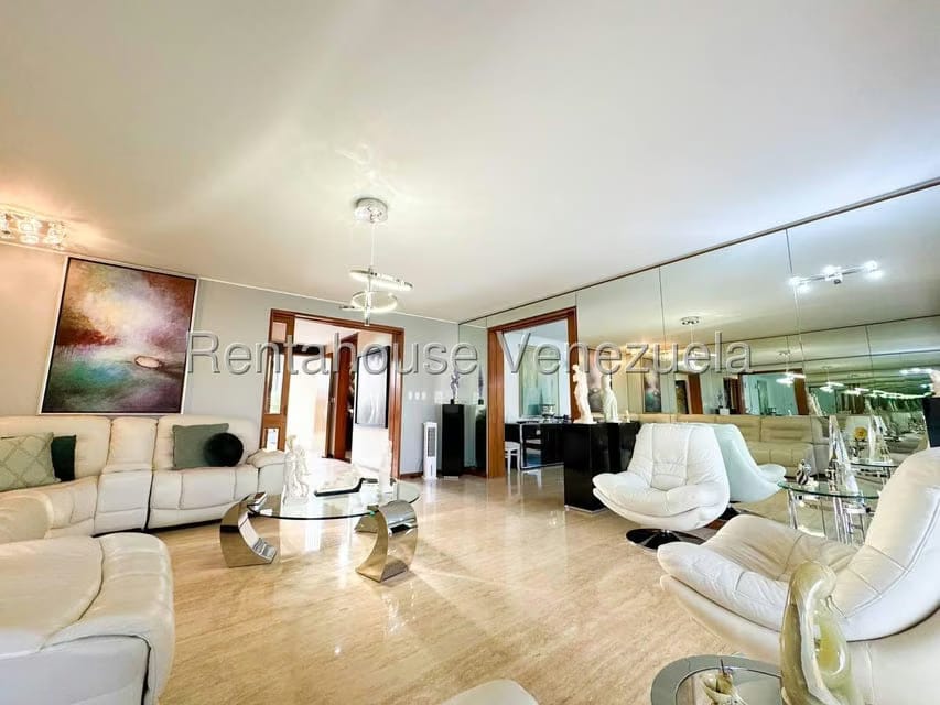 Casa (Duplex) en Venta en Los Naranjos del Cafetal, Distrito Metropolitano - 11