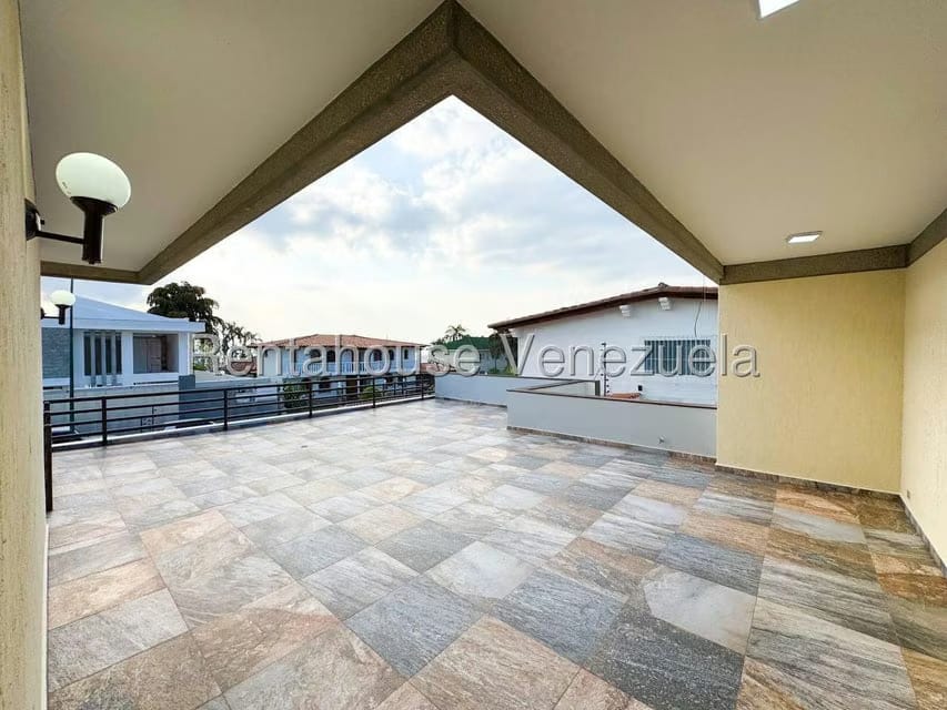 Casa (Duplex) en Venta en Los Naranjos del Cafetal, Distrito Metropolitano - 33