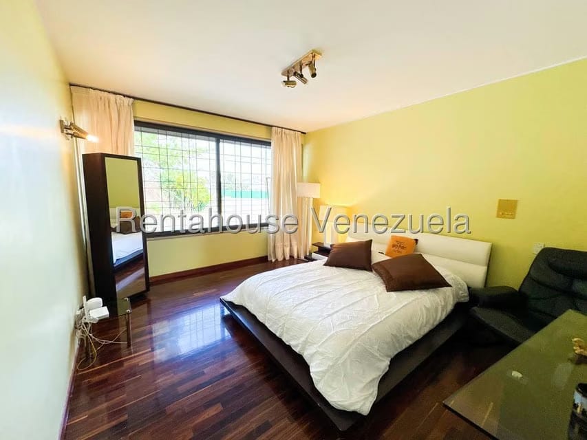 Casa (Duplex) en Venta en Los Naranjos del Cafetal, Distrito Metropolitano - 37