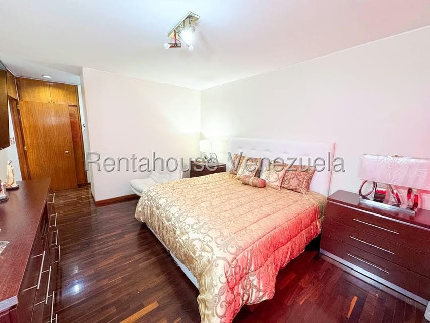 Casa (Duplex) en Venta en Los Naranjos del Cafetal, Distrito Metropolitano - 48