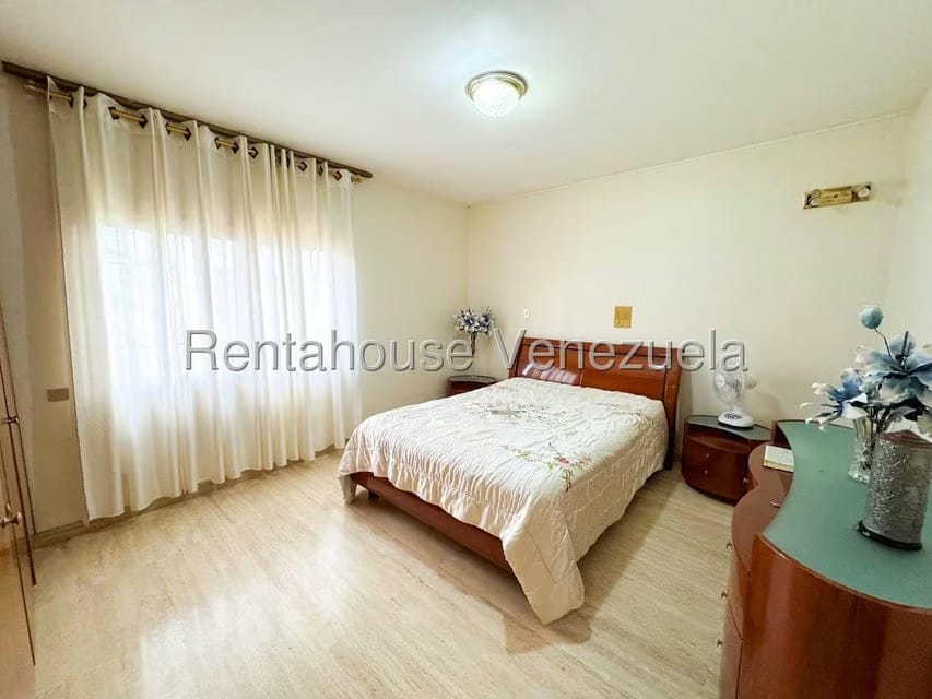 Casa (Duplex) en Venta en Los Naranjos del Cafetal, Distrito Metropolitano - 66
