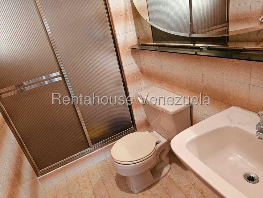 Apartamento (1 Nivel) en Venta en Lomas de Prados del Este, Distrito Metropolitano - 16