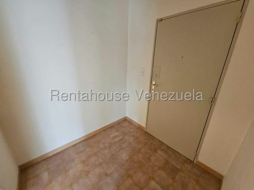 Apartamento (1 Nivel) en Venta en Lomas de Prados del Este, Distrito Metropolitano - 3