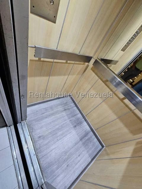 Apartamento (1 Nivel) en Venta en Lomas de Prados del Este, Distrito Metropolitano - 22
