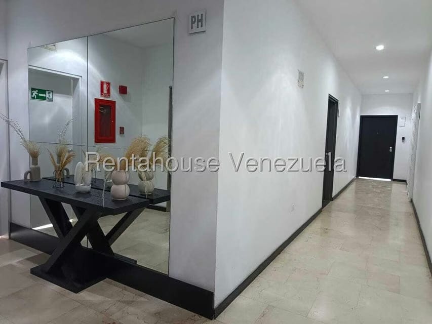 Apartamento (1 Nivel) en Alquiler en Los Naranjos de Las Mercedes, Distrito Metropolitano - 4