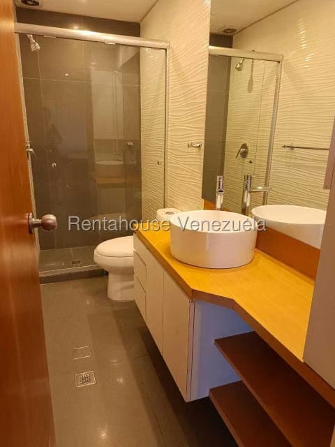 Apartamento (1 Nivel) en Alquiler en Los Naranjos de Las Mercedes, Distrito Metropolitano - 36