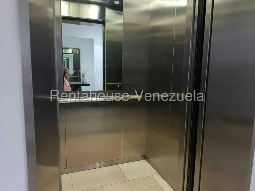 Apartamento (1 Nivel) en Alquiler en Los Naranjos de Las Mercedes, Distrito Metropolitano - 52