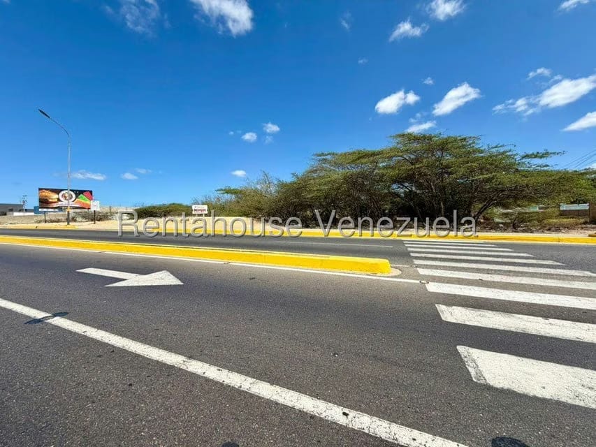 Terreno (Comercial) en Venta en Punto Fijo, Falcon - 11