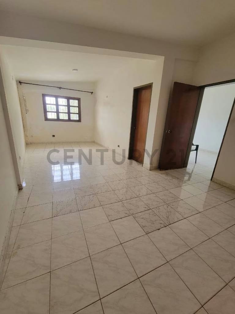 Venta de Casa en Urb. Pocaterra - 8