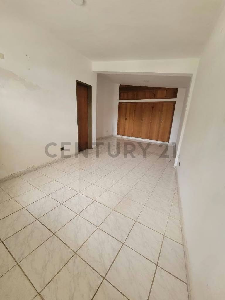 Venta de Casa en Urb. Pocaterra - 9