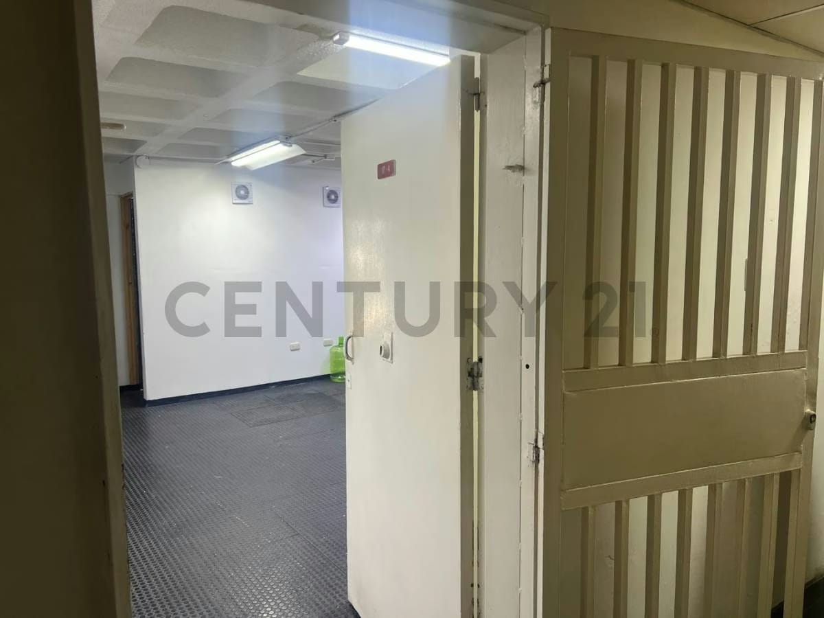 Alquiler de Oficina Ejecutiva de 60 m² en C.C. Los Chaguaramos - 2