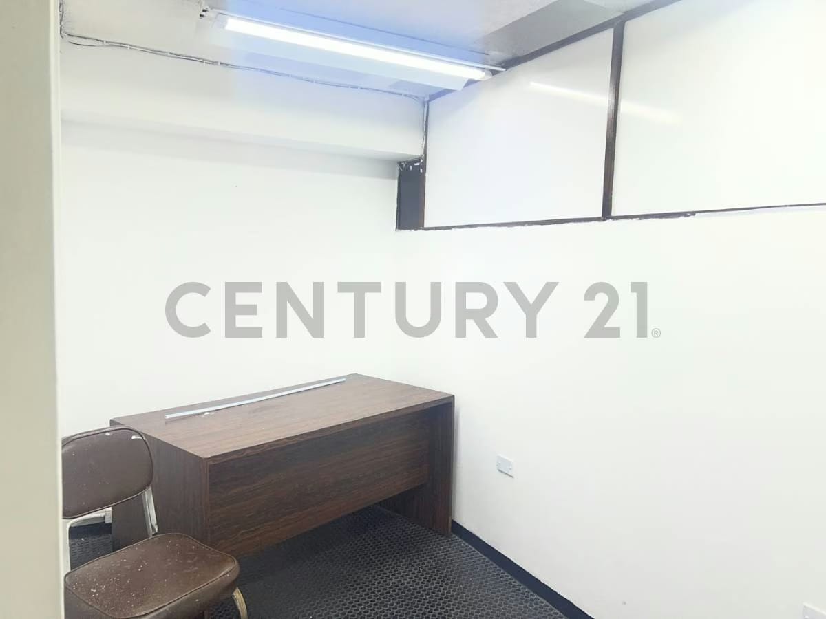 Alquiler de Oficina Ejecutiva de 60 m² en C.C. Los Chaguaramos - 3