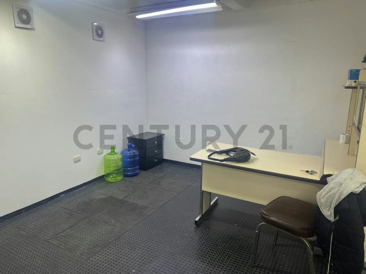 Alquiler de Oficina Ejecutiva de 60 m² en C.C. Los Chaguaramos - 6