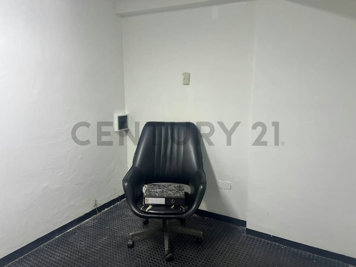 Alquiler de Oficina Ejecutiva de 60 m² en C.C. Los Chaguaramos - 7