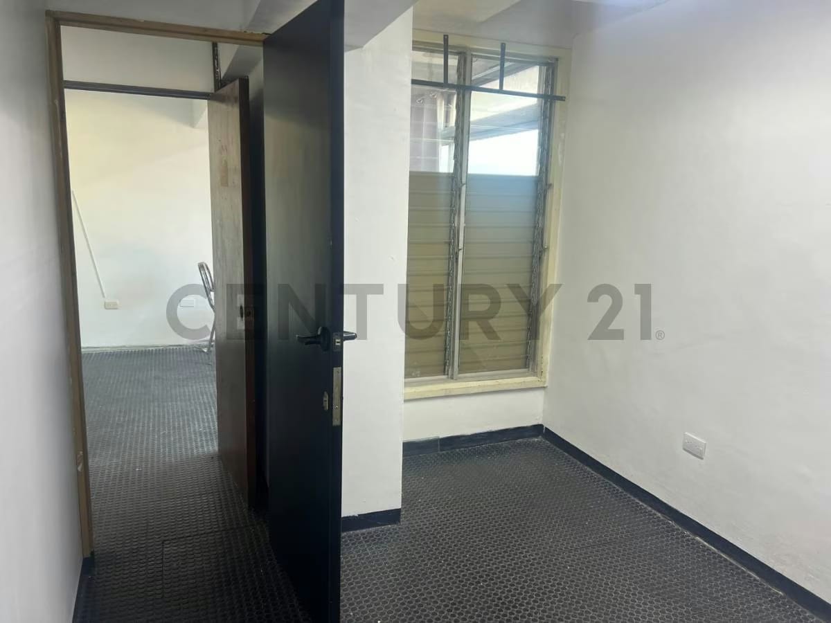 Alquiler de Oficina Ejecutiva de 60 m² en C.C. Los Chaguaramos - 8