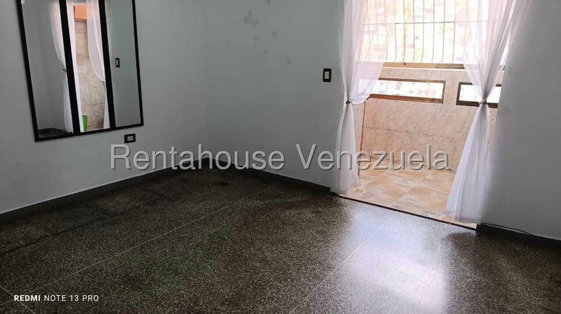 Apartamento (1 Nivel) en Venta en El Valle, Distrito Metropolitano - 11