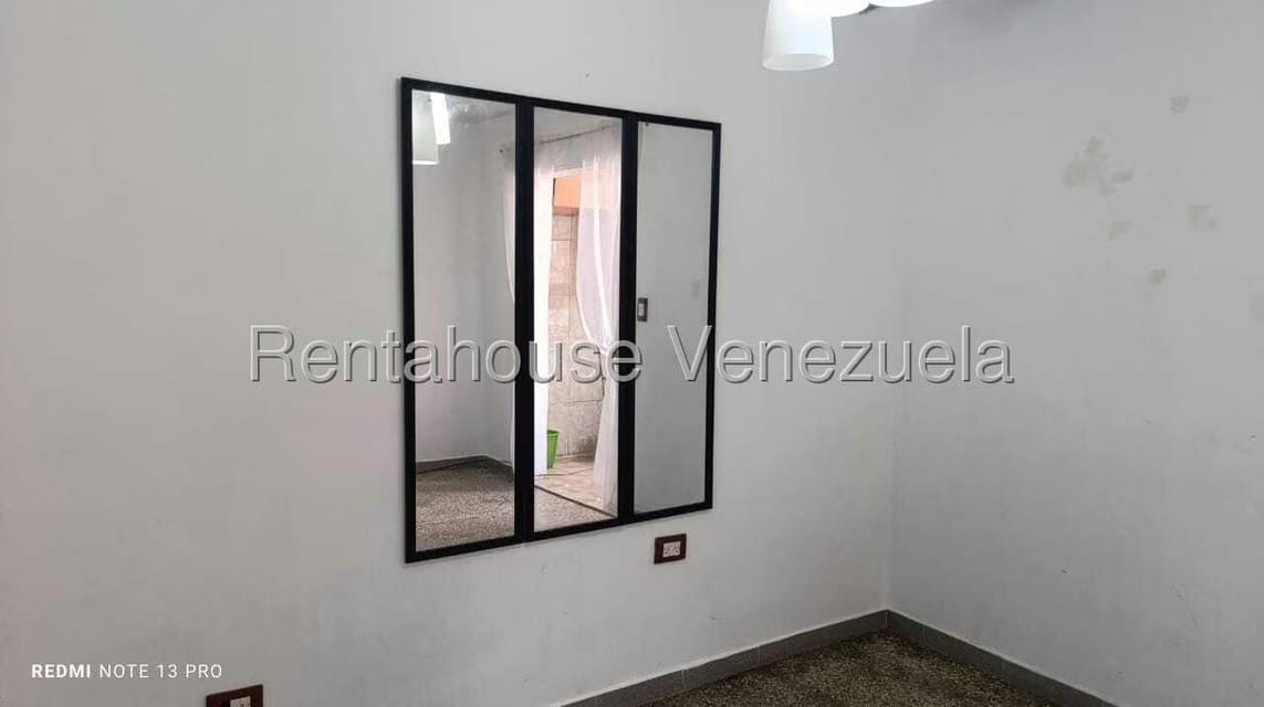 Apartamento (1 Nivel) en Venta en El Valle, Distrito Metropolitano - 12