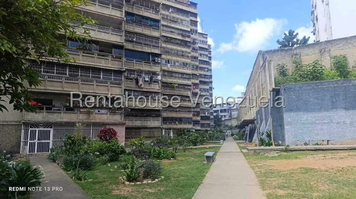 Apartamento (1 Nivel) en Venta en El Valle, Distrito Metropolitano - 5