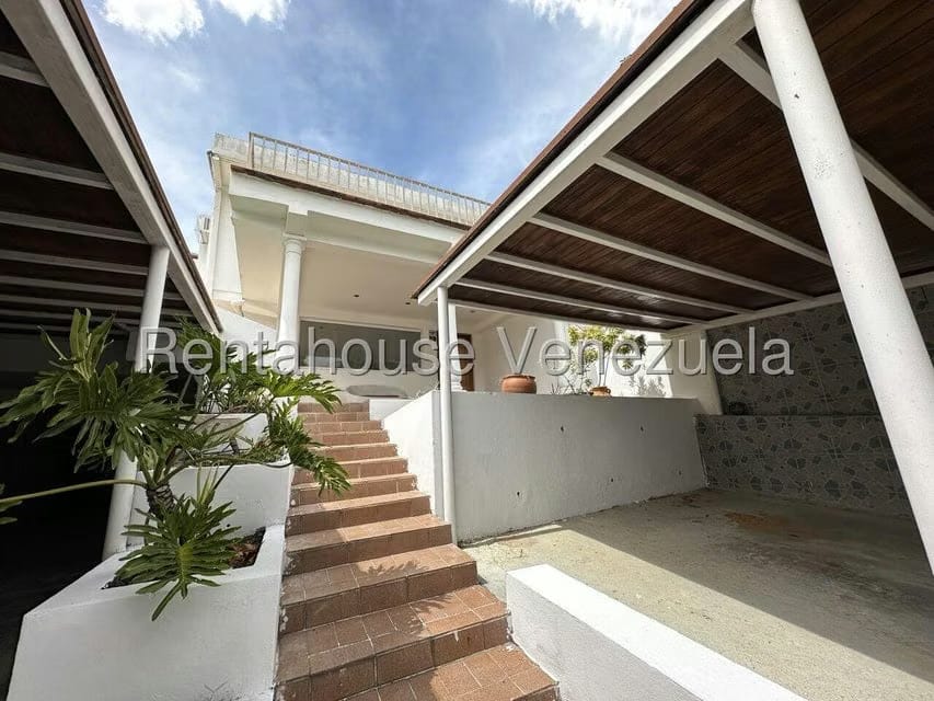 Casa (Multipes Niveles) en Venta en El Cafetal, Distrito Metropolitano - 2