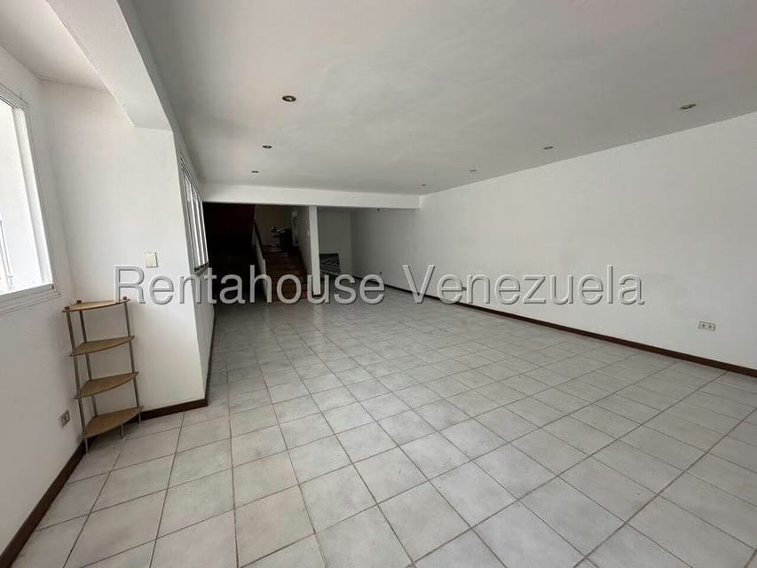 Casa (Multipes Niveles) en Venta en El Cafetal, Distrito Metropolitano - 4