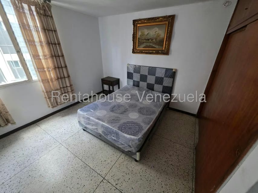 Apartamento (1 Nivel) en Alquiler en El Marques, Distrito Metropolitano - 12