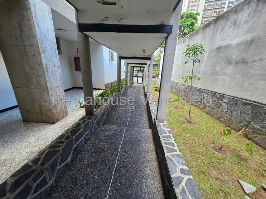 Apartamento (1 Nivel) en Alquiler en El Marques, Distrito Metropolitano - 19