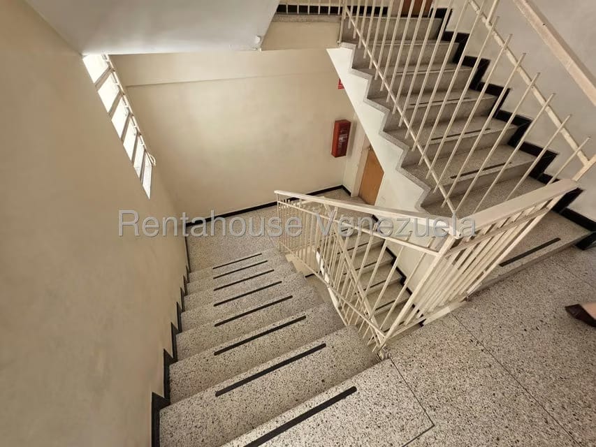 Apartamento (1 Nivel) en Alquiler en El Marques, Distrito Metropolitano - 3