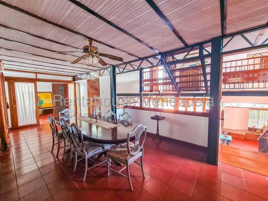 Casa (Multipes Niveles) en Venta en Prados del Este, Distrito Metropolitano - 16