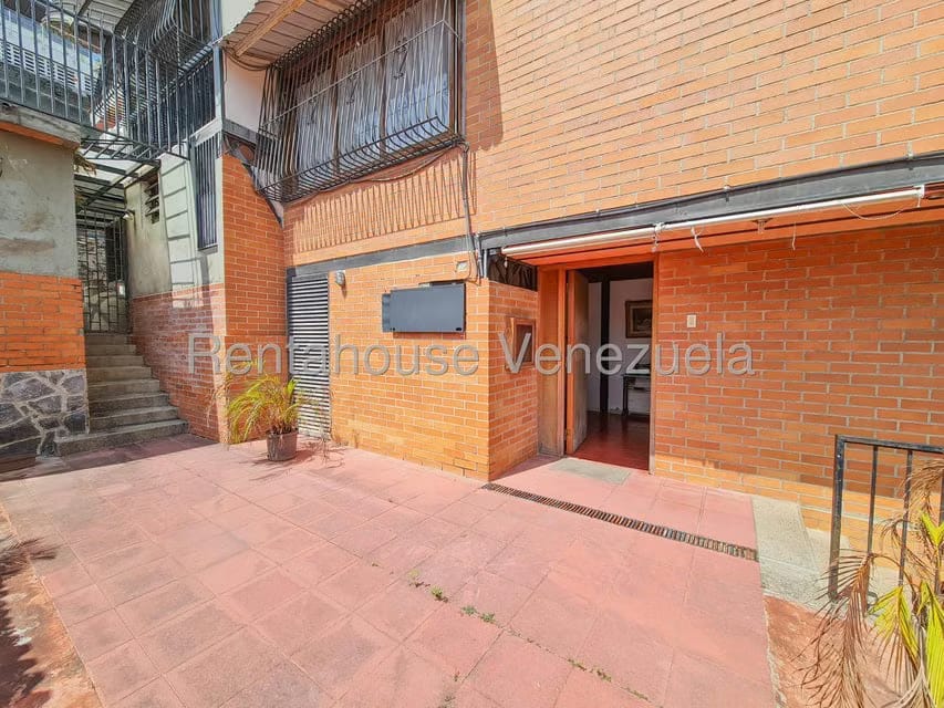 Casa (Multipes Niveles) en Venta en Prados del Este, Distrito Metropolitano - 3