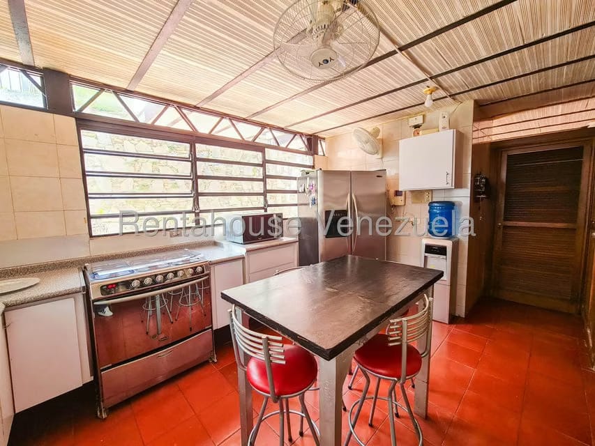 Casa (Multipes Niveles) en Venta en Prados del Este, Distrito Metropolitano - 23