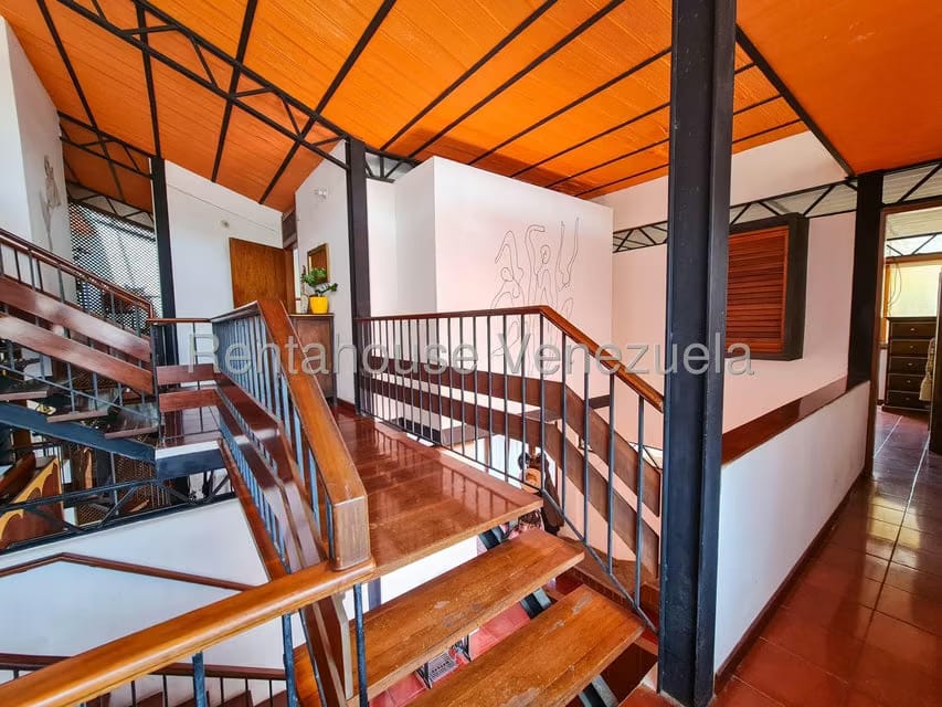 Casa (Multipes Niveles) en Venta en Prados del Este, Distrito Metropolitano - 29