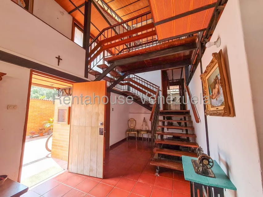 Casa (Multipes Niveles) en Venta en Prados del Este, Distrito Metropolitano - 4