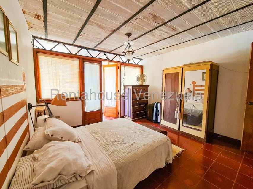 Casa (Multipes Niveles) en Venta en Prados del Este, Distrito Metropolitano - 31