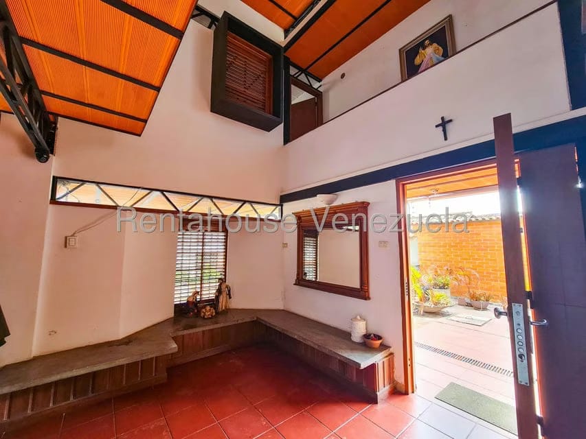 Casa (Multipes Niveles) en Venta en Prados del Este, Distrito Metropolitano - 5