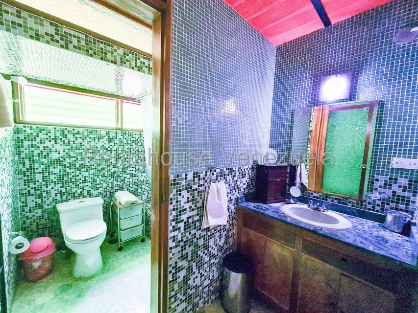 Casa (Multipes Niveles) en Venta en Prados del Este, Distrito Metropolitano - 44