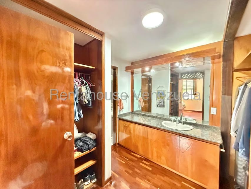 Apartamento (1 Nivel) en Alquiler en La Castellana, Distrito Metropolitano - 24
