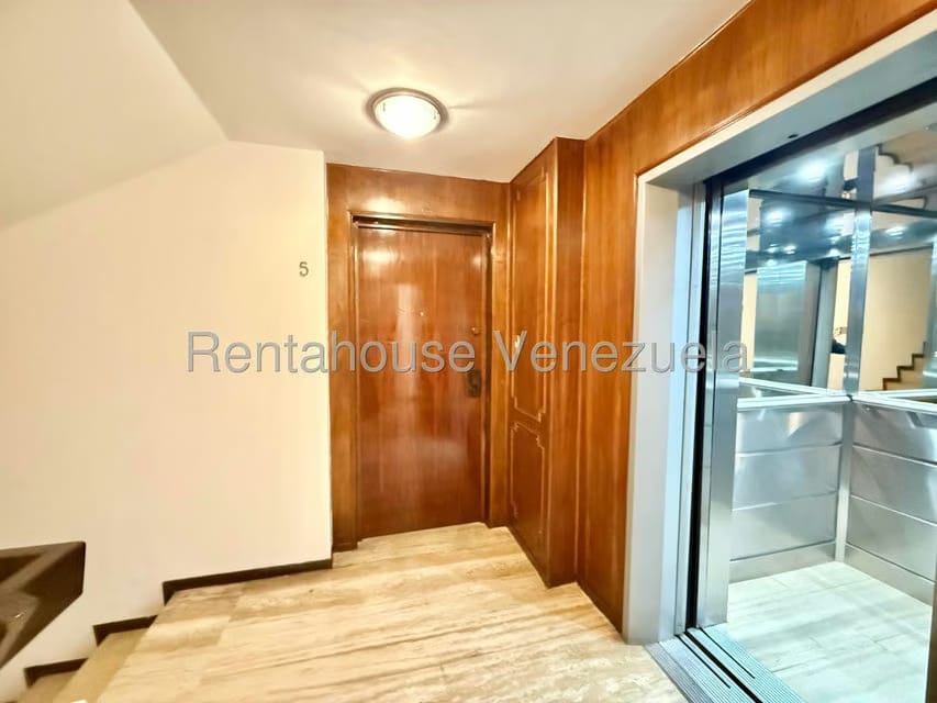Apartamento (1 Nivel) en Alquiler en La Castellana, Distrito Metropolitano - 40