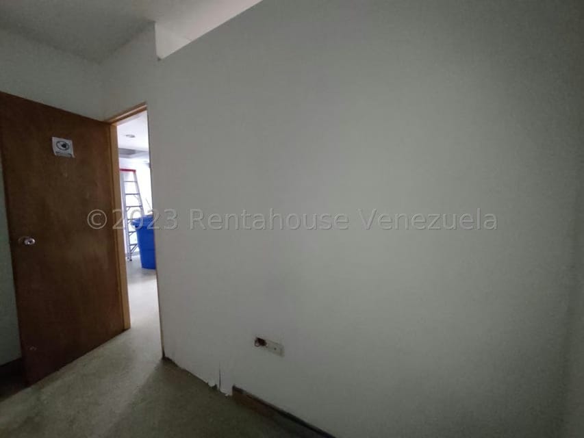 Comercial (Oficina) en Alquiler en El Centro, Aragua - 11