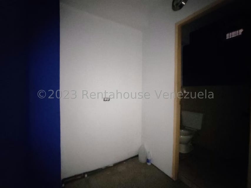 Comercial (Oficina) en Alquiler en El Centro, Aragua - 12