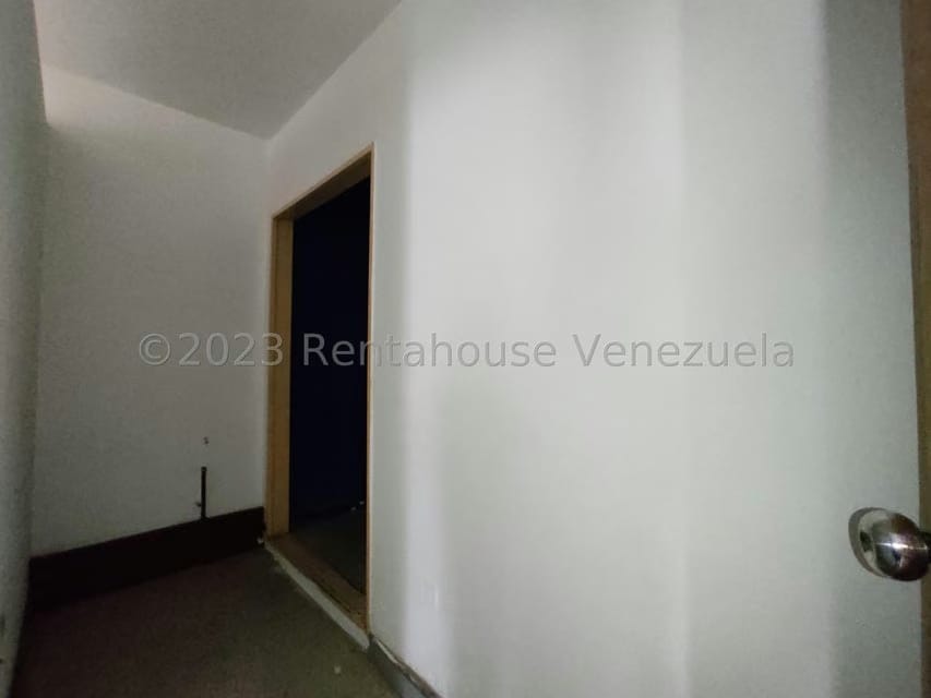 Comercial (Oficina) en Alquiler en El Centro, Aragua - 13