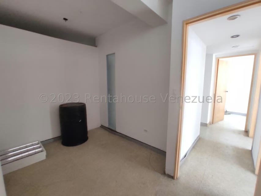 Comercial (Oficina) en Alquiler en El Centro, Aragua - 23